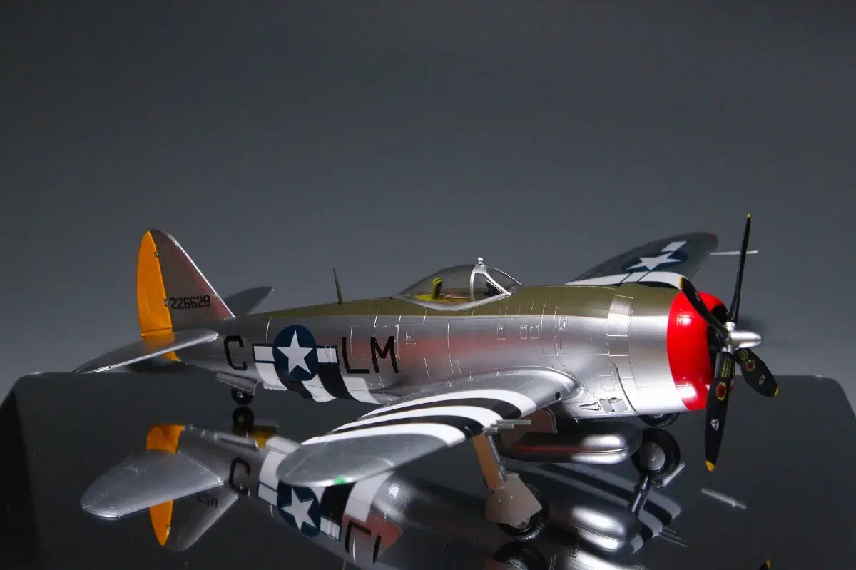 1/48 P-47